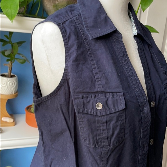 🌺Sonoma sleeveless button down 🌺 - Picture 5 of 6